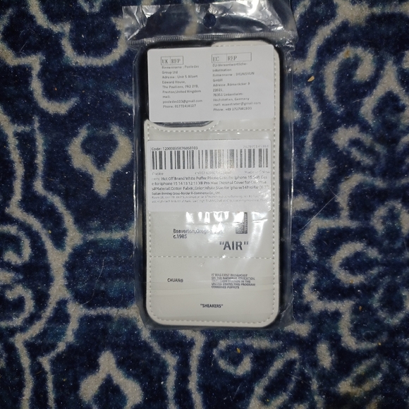 White iphone14 Pro Max puffer case - Picture 3 of 4